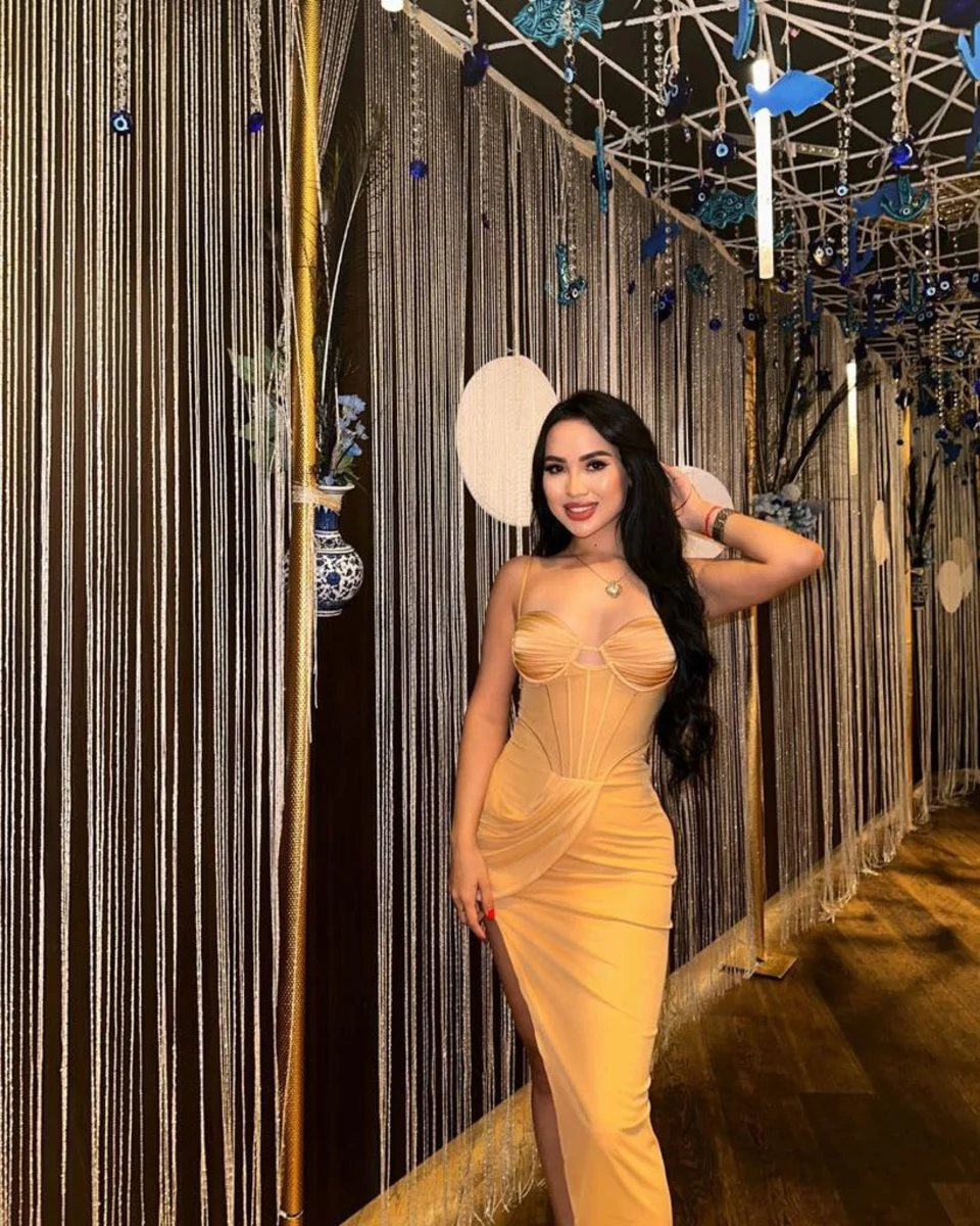 Alia escort in Milan
