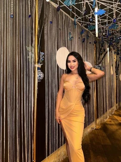 Alia escort in Milan