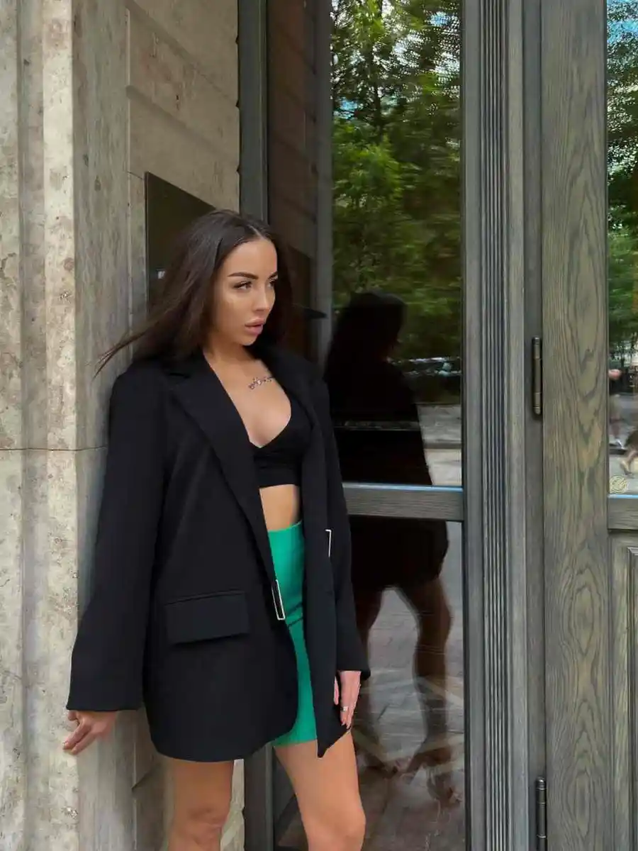 Elizabeth escort in Rome