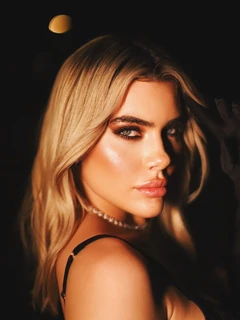 Raya escort a Milano